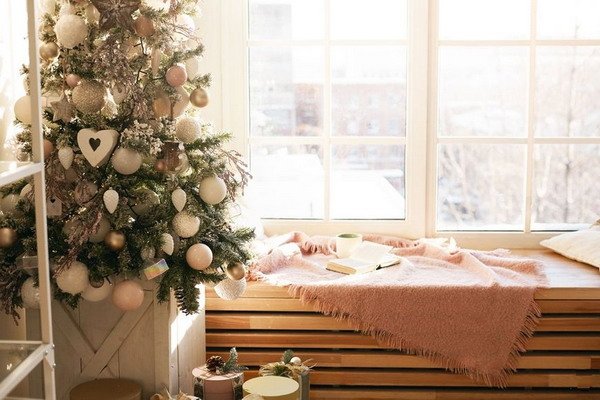 How To Decorate Your 2022 Christmas Tree? - Is Decor Trends